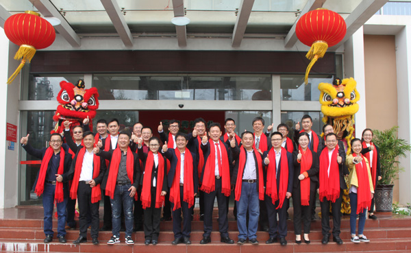 千秋偉業(yè)添錦繡 萬里鵬程展宏圖 —— 常青樹舞獅獻瑞賀新春，歡天喜地迎開工！