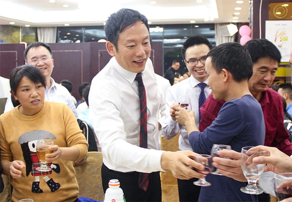 不負(fù)韶華，砥礪奮進(jìn)，共筑青春夢，活力常青樹